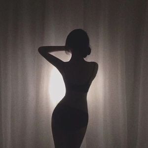 护士下面两瓣湿漉漉
